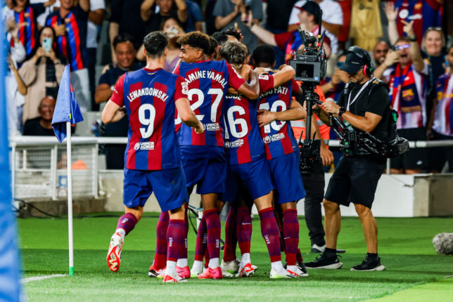 Barcelona anuncia la transferencia de mi amigo Seúl y Dijo en Corea gratis